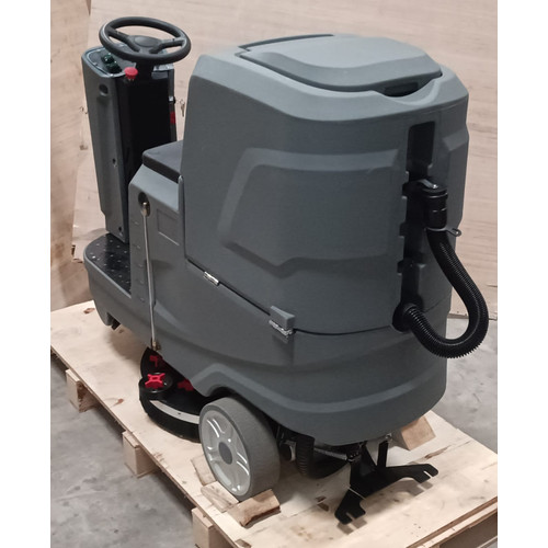 Ride-on Floor Scrubber / Mobil Mesin Sikat Lantai dengan Baterai