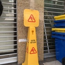 CAUTION WET FLOOR SIGN ( SEGITIGA )
