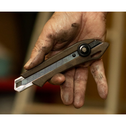 Pisau Cutter Pegangan Kayu 18 mm WD-L/BRN OLFA Woody Knife
