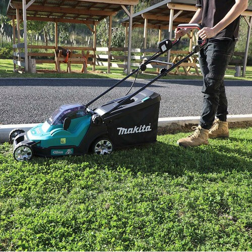 Makita Mesin Potong Rumput Dorong DLM432CT2 Cordless Lawn Mower 18V