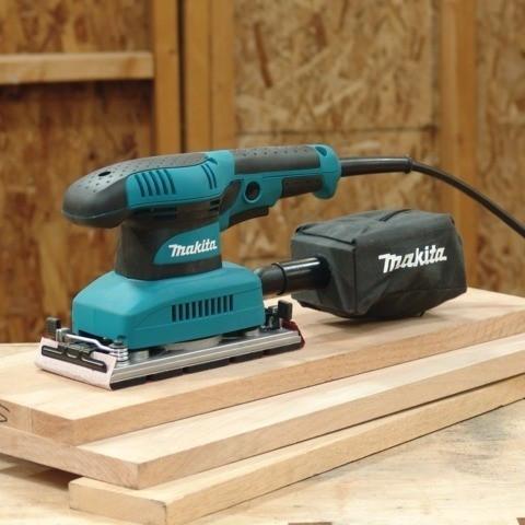 Makita Mesin Amplas Kayu BO 3710 Finishing Sander 180 Watt BO3710