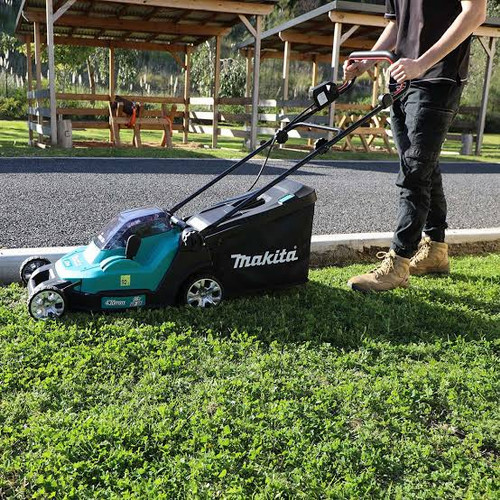 Makita Mesin Potong Rumput Dorong DLM432 CT2 Cordless Lawn Mower 18"