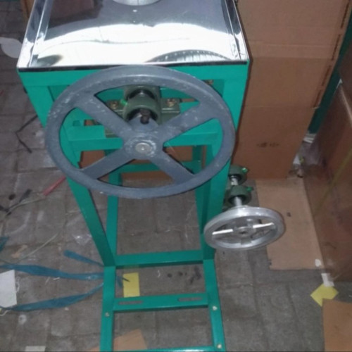 Mesin Gilingan Daging No.32 Rangka Double Pully + Dinamo Listik 1 HP