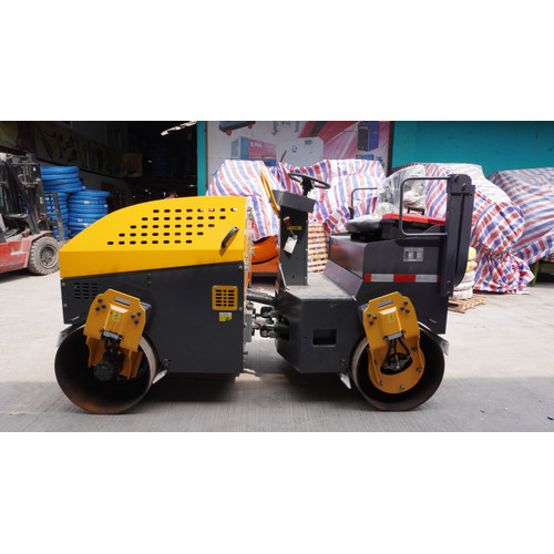 Mesin Baby Roller Double Drum 2,5 Ton Pemadat Aspal