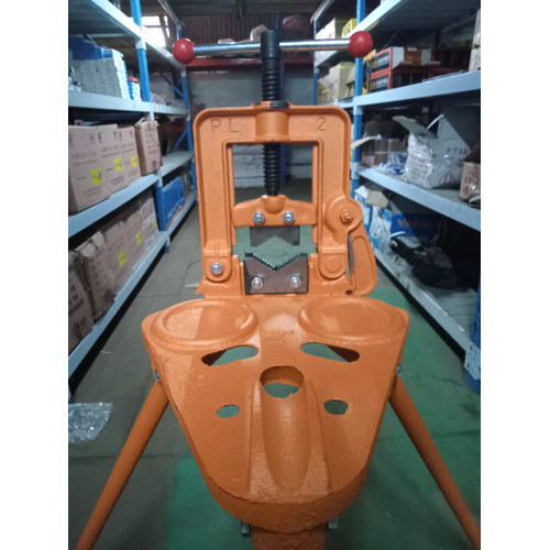 RAGUM PIPA BERDIRI 2 INCH / CATOK PIPA / PIPE VICE 2"