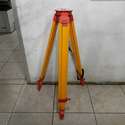 Tripod Total Station 156cm / Tripod Alat Survey