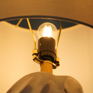 Informa Sakura Lampu Meja - Putih