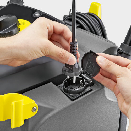 KARCHER SPRAY-EXTRACTION CLEANER Puzzi 30/4 WITH FLEXIBLE FLOOR NOZZLE