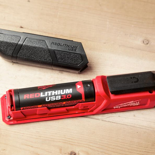 Baterai Milwaukee L4B3 REDLITHIUM USB 3.0Ah Battery Rechargeable