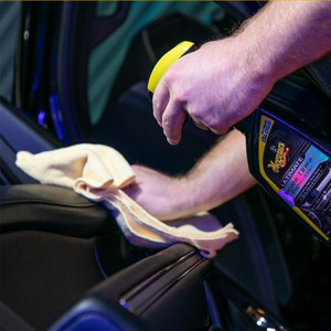 Meguiars - Meguiar'S Ultimate Insane Shine Protectant Spray 473Ml Pengilap Plastik / Perawatan Dashboard Mobil G220216