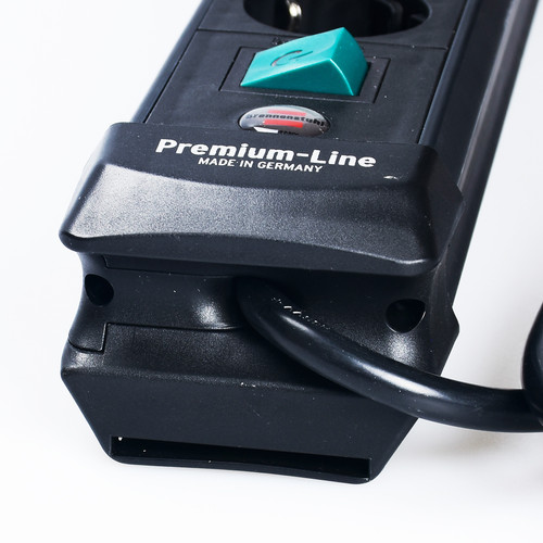 Brennenstuhl Stop Kontak 6 Lubang + 2 Lubang USB Premium Line 3 Meter Hitam / Stopkontak / Colokan Listrik / Terminal Listrik / Kabel Sambung / Colokan Sambung