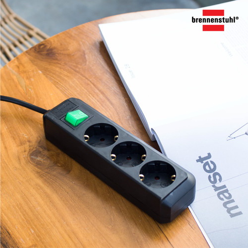 Brennenstuhl Eco-Line Stop Kontak dengan Switch 3-Soket Hitam 1,5m