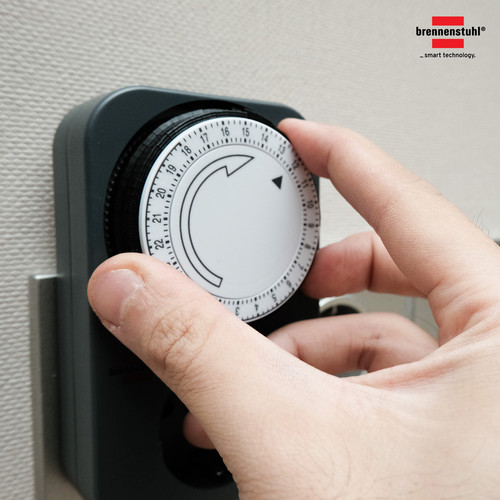Stop Kontak Timer Terminal Colokan Listrik 1 Lubang Brennenstuhl Timer 24 Jam MZ 20-1 -1506450