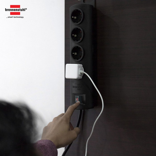 Stop Kontak Kabel Extension Terminal Listrik 4 Lubang Primera Line extension 4 Socket Hitam 1,5m / Colokan Listrik Kabel Ekstensi 1.5 Meter dengan Switch On Off - 1153300124