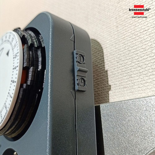 Stop Kontak Timer Terminal Colokan Listrik 1 Lubang Brennenstuhl Timer 24 Jam MZ 20-1 -1506450