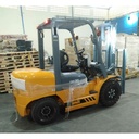Pusat Penjualan Forklift Diesel V Max Engine Isuzu cap 3 Ton tinggi 3m