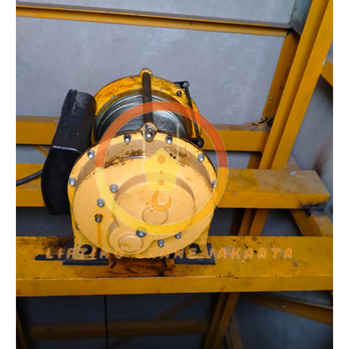 Electric Foot Mounted Baby Winch 400/800 kg 34 meter Jotech