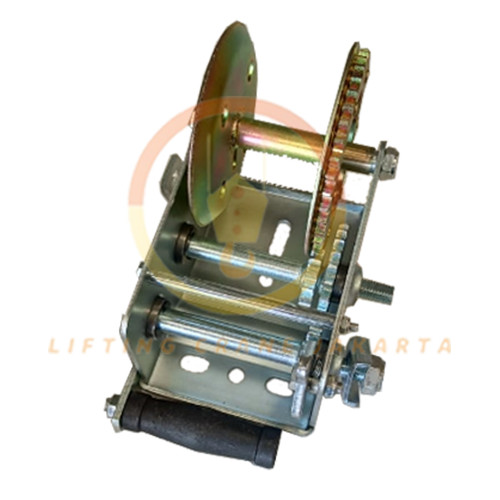 Hand Winch Manual Boat Winch Capacity 2500Lbs without WIre Rope YELI