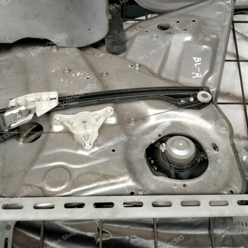 REGULATOR KACA MOBIL MERCEDES BENZ BELAKANG W204 / W212