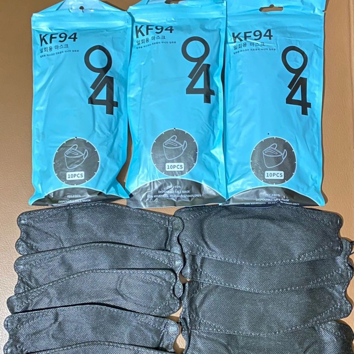 MASKER KF94 ISI 10 PC HITAM/PUTIH MODEL KOREA 4PLY