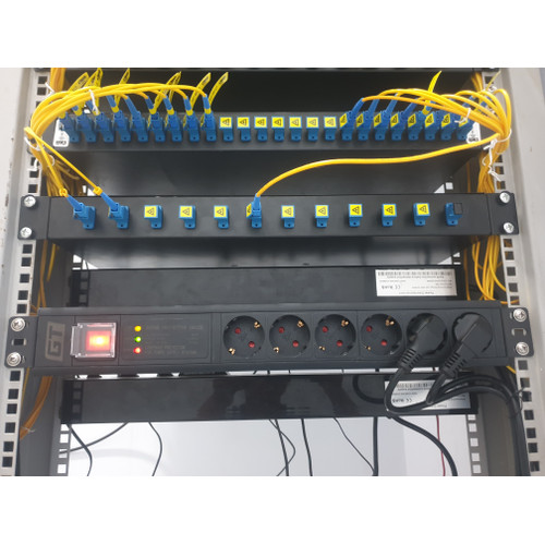 PDU GT RACK GP06 6 SOCKET GERMANY OUTLET - POWER DISTRIBUTION UNIT 4000WATT COLOKAN LISTRIK STOP KONTAK MEJA KANTOR KABEL 3 METER