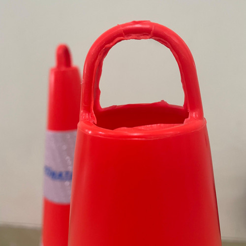 Safety Traffic Cone / Kerucut Lalu Lintas Tonata 1,3 Kg 65 cm / With Handle