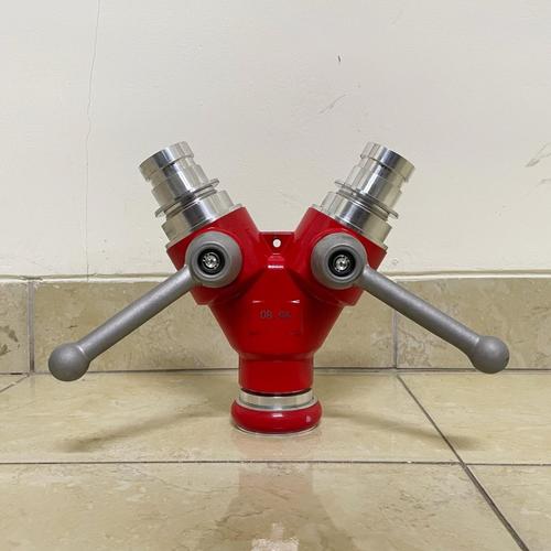 Y Connection Hydrant / 2 Handle 1.5 x 1.5 x 1.5 / Machino