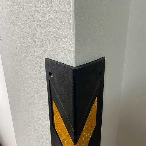 Corner Guard Rubber / Pelindung Sudut Dinding Karet / 100 cm x 9 cm