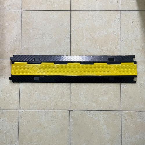 Polisi Tidur Pelindung Kabel / Speed Bump Cable Ramp Protector 1 Line