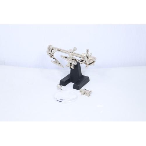 PCB HOLDER JEPIT PRO'SKIT 608-391A + KACA PEMBESAR ORIGINAL