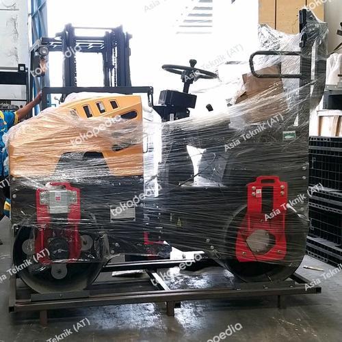 Vibratory Roller 2.5 ton Terbaik.. Ride on Roller 2.5 Ton FYL880