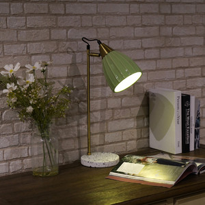 Informa Shea Lampu Meja - Hijau