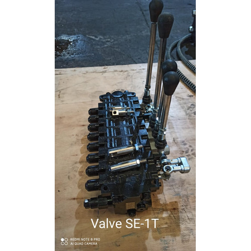 [EZM.3603147] [SPAREPART] Valve Untuk / For Mini Excavator 1 Ton SE1T - Importir1989