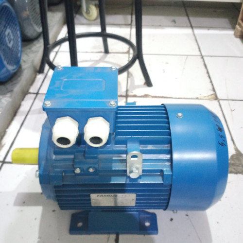 [EZM.3504466] FAMOZE Dinamo 5.5 HP Penggerak Listrik 5.5HP 3 Phase Electro Motor 4 P