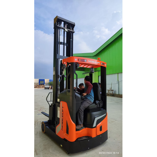 [EZO.1800029] Forklift Reach Truck cap 2 ton Tinggi 6 m Noblelift harga termurah